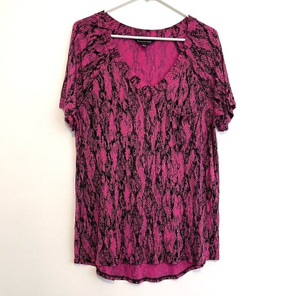 ROCK & REPUBLIC Pink Black Snakeskin Snake Animal Print V-Neck Short Sleeve Tee - Picture 2 of 11